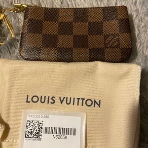 LV key pouch authentic